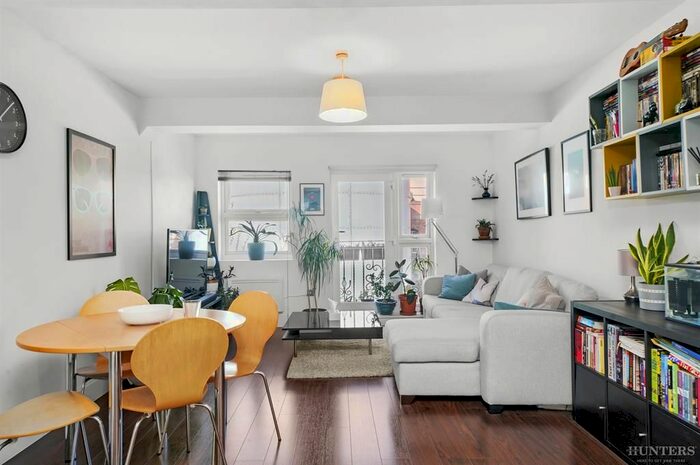 2 Bedroom Flat To Rent In High Road, London, N17