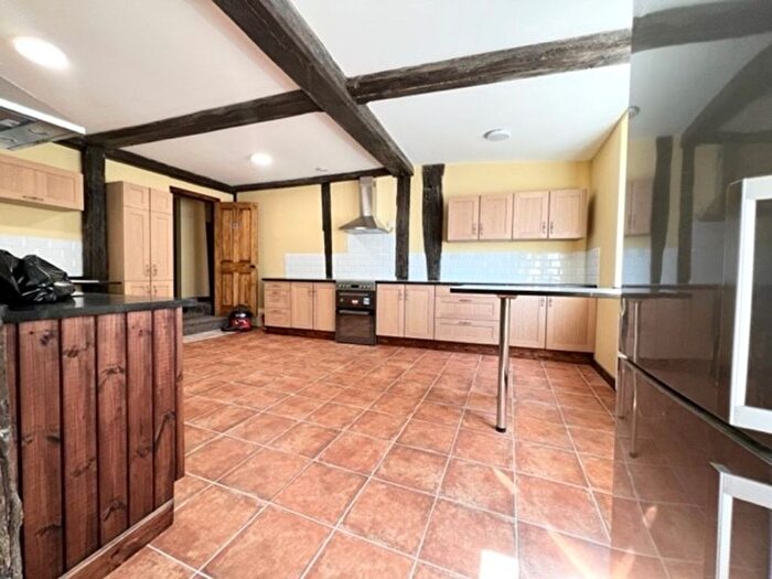 1 Bedroom Property To Rent In The Weavers, - Nelsons Yard, ME14