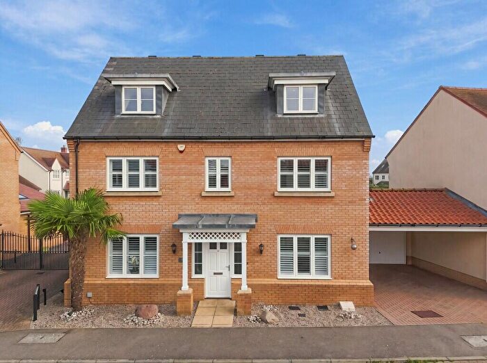 6 Bedroom Detached House For Sale In Rennie Walk, Heybridge, Maldon, CM9
