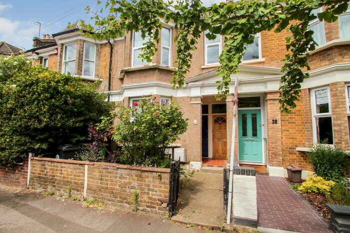 2 Bedroom Flat To Rent In Leybourne Road, Leytonstone, London, E11