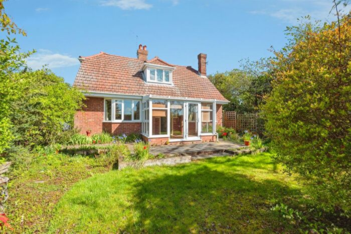 2 Bedroom Bungalow For Sale In New Road, Catfield, Great Yarmouth, NR29