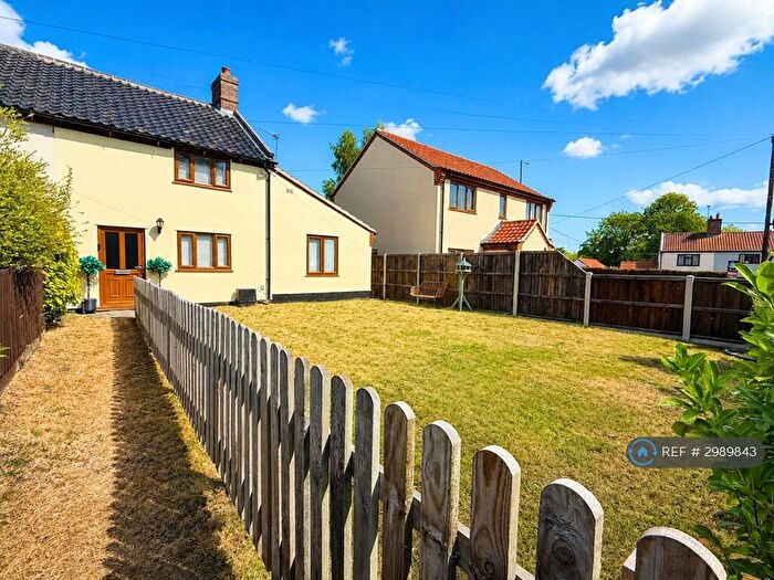 3 Bedroom End Of Terrace House To Rent In The Street, Poringland, Norwich, NR14