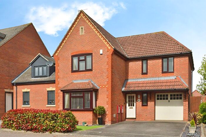 4 Bedroom Detached House For Sale In Langton Drive, Two Mile Ash, Milton Keynes, MK8