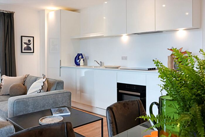2 Bedroom Flat To Rent In The Lansdowne, Hagley Road, Birmingham, B16
