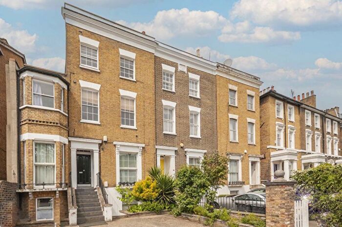 2 Bedroom Flat To Rent In South Lambeth Road, London, SW8