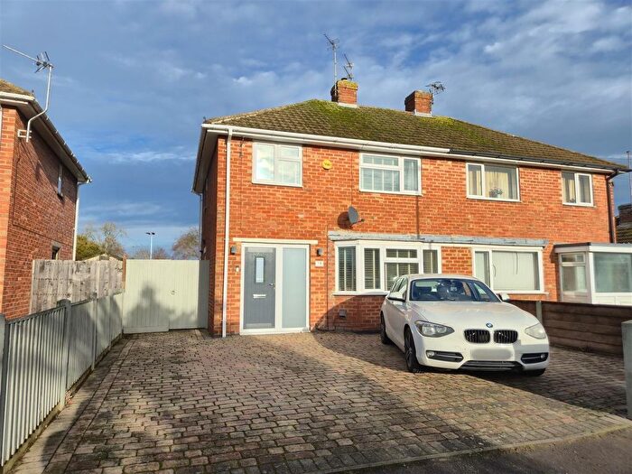 3 Bedroom Semi Detached House For Sale In Clover Place, Thringstone, Leicestershire, LE67