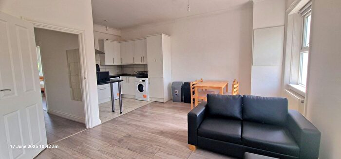 2 Bedroom Flat To Rent In Seven Sisters Road, London, N4