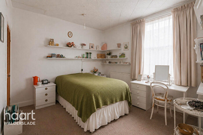 3 Bedroom End Of Terrace House For Sale In Coronation Road, Chatham, ME5