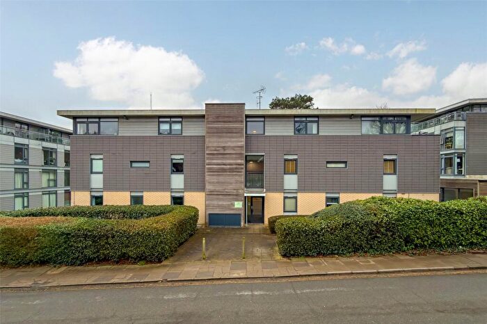 1 Bedroom Penthouse For Sale In Newsom Place, Manor Road, St. Albans, Hertfordshire, AL1