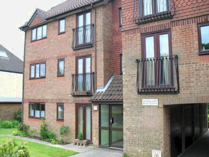 2 Bedroom Flat To Rent In Eridge Road, Mayvern Court Eridge Road, TN6