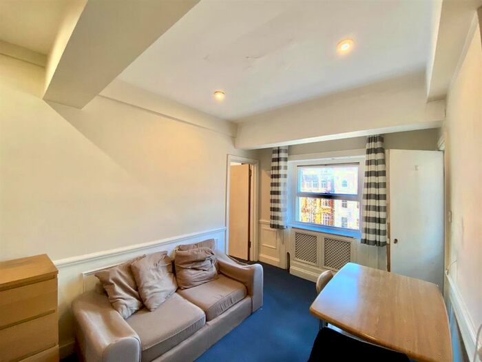 2 Bedroom Flat To Rent In Queen's Gate, London, SW7