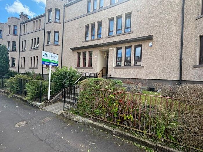 4 Bedroom Flat To Rent In Ballindalloch Drive, Dennistoun, Glasgow, G31