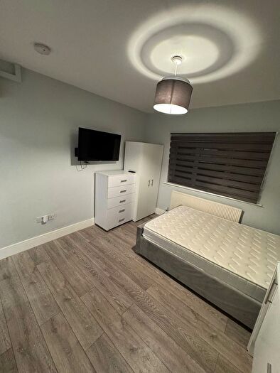 1 Bedroom Studio To Rent In Quantock Gardens, London, NW2