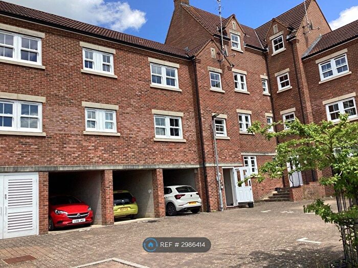 2 Bedroom Flat To Rent In Royal Wootton Bassett, Swindon (Royal Wootton Bassett), SN4