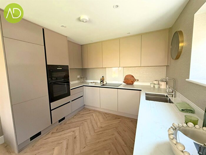 4 Bedroom Detached House To Rent In Bulrush Way, Broxbourne, EN10