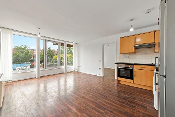 3 Bedroom Flat To Rent In Flat, A London Road, Mitcham, CR4