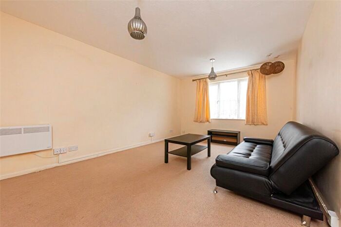 1 Bedroom Apartment To Rent In Heddington Grove, Islington, London, N7