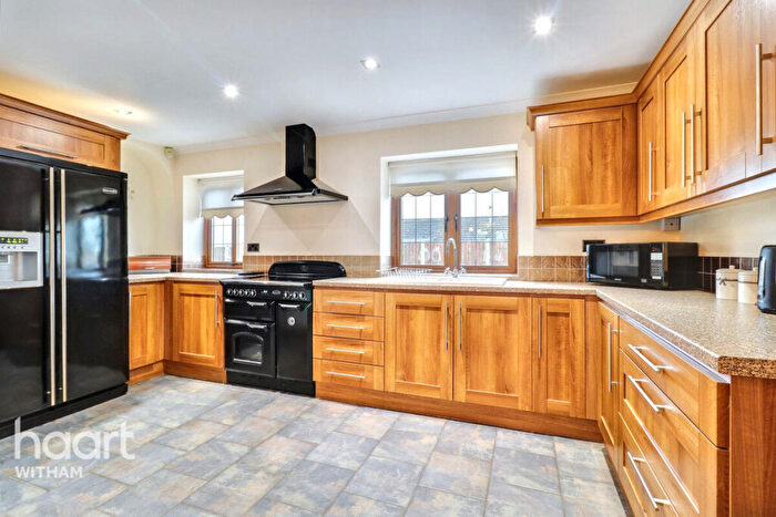 4 Bedroom Detached House For Sale In Mundon Road, Mundon, Maldon, CM9
