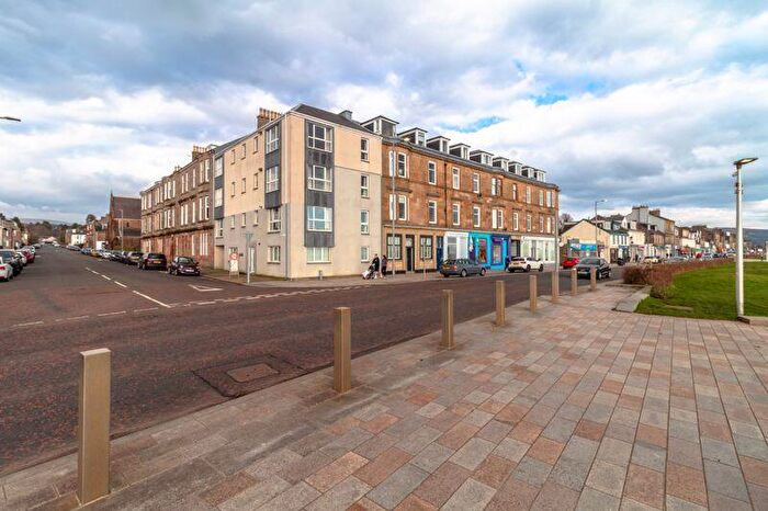 2 Bedroom Flat To Rent In William Street, Helensburgh, G84