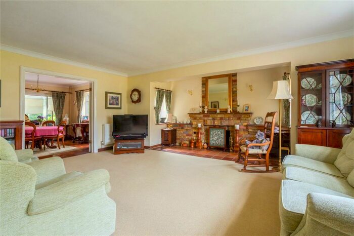 4 Bedroom Detached House For Sale In Moreland Drive, Gerrards Cross, Buckinghamshire, SL9