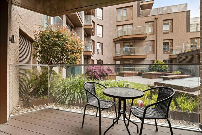 1 Bedroom Flat To Rent In Palace View, Lambeth High Street, Lambeth, London, SE1