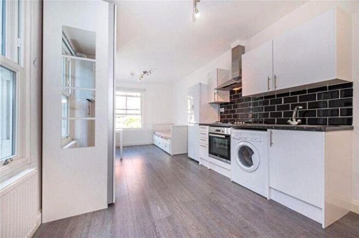 Flat To Rent In Messina Avenue, NW6