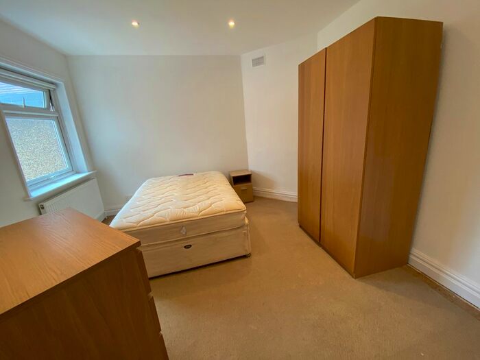 2 Bedroom Flat To Rent In Finchley Road, Golders Green, NW11