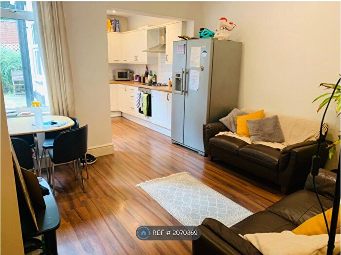 4 Bedroom Terraced House To Rent In Ecclesall Road, Sheffield, S11