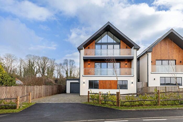 4 Bedroom Detached House For Sale In The Furlongs, Tadworth, KT20