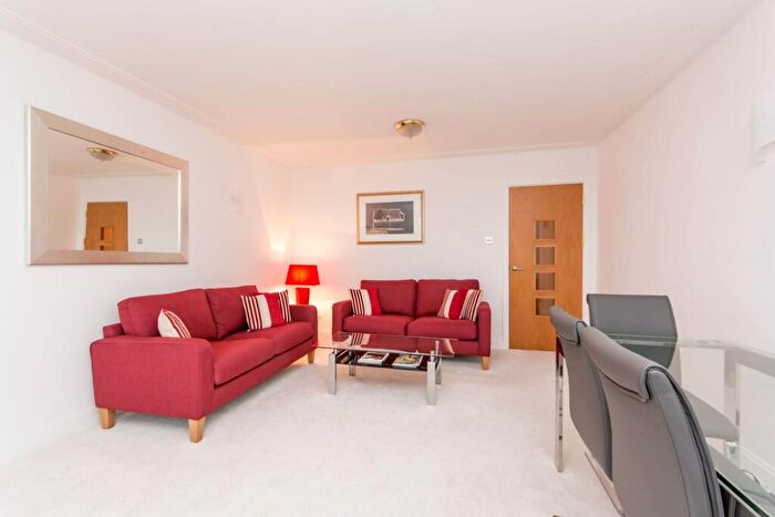2 Bedroom Flat To Rent In St Johns Wood Road, St John's Wood, London, NW8