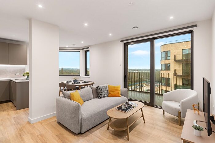 2 Bedroom Flat To Rent In Greenford, UB6