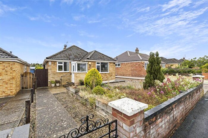3 Bedroom Bungalow For Sale In Widmore Road, Basingstoke, RG22