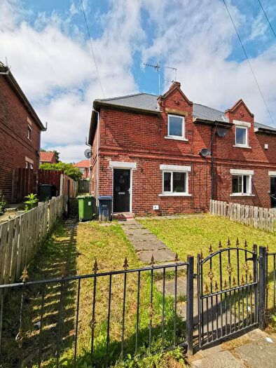 2 Bedroom Semi-Detached House To Rent In Raeburn Gardens, Gateshead, NE9