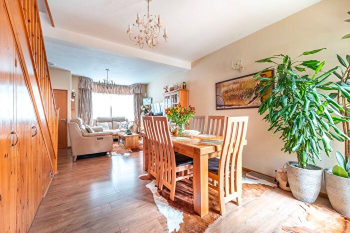 3 Bedroom Terraced House For Sale In Olive Road, Plaistow, London, E13