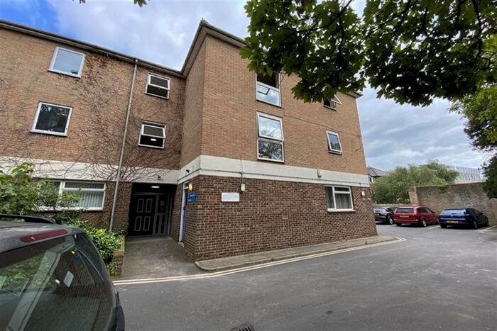 2 Bedroom Flat To Rent In Temple Road, Cowley, Oxford, OX4