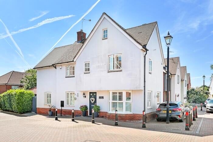 4 Bedroom Detached House For Sale In The Gables, Ongar, CM5