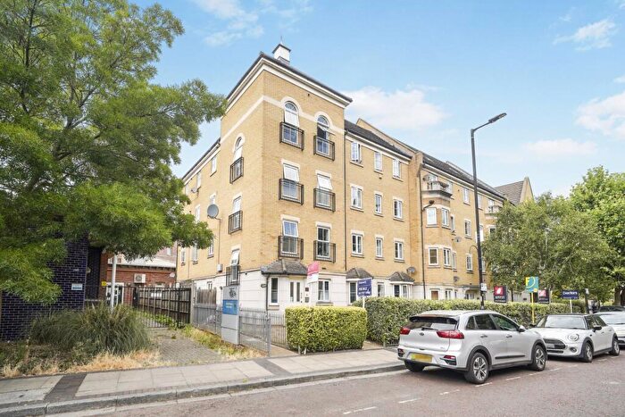 2 Bedroom Flat To Rent In Kelly Avenue London, SE15