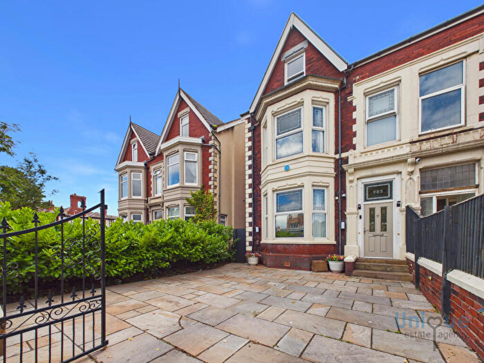 6 Bedroom Semi-Detached House For Sale In Lytham Road, Blackpool, FY4