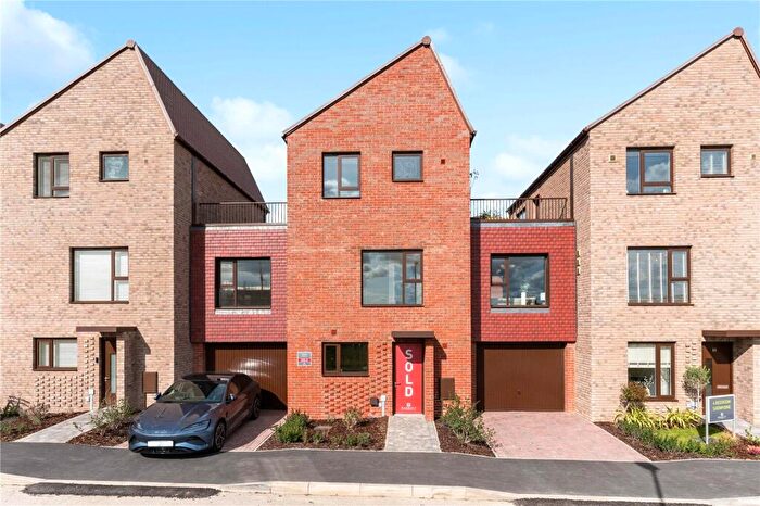4 Bedroom Link Detached House For Sale In Franklin Gardens, Cambridge, CB3