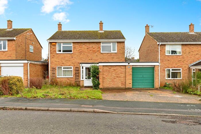 4 Bedroom Detached House For Sale In School Close, Sandy, SG19