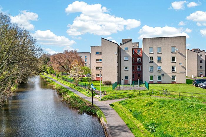 2 Bedroom Flat For Sale In Kingsknowe Court, Kingsknowe, Edinburgh, EH14