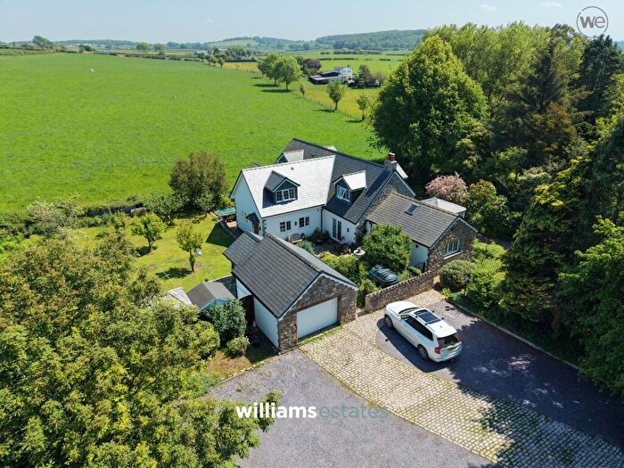 5 Bedroom Detached Bungalow For Sale In Walwen Lane, Axton, CH8