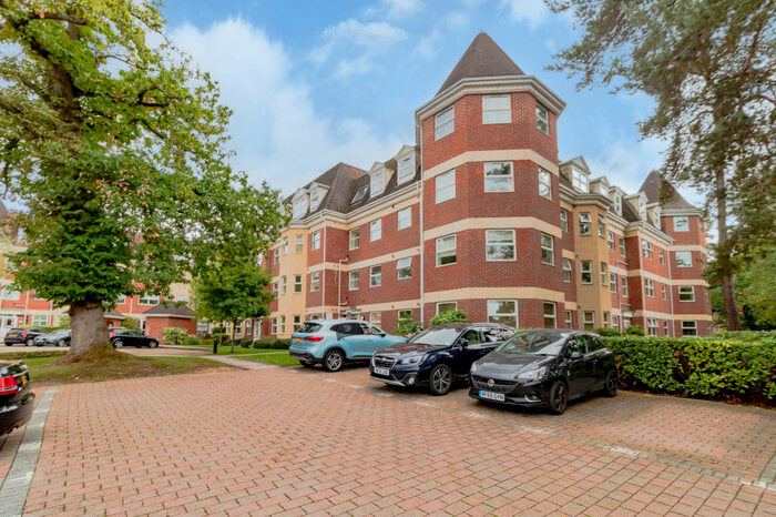 2 Bedroom Flat To Rent In Heathcote Road, Camberley, GU15