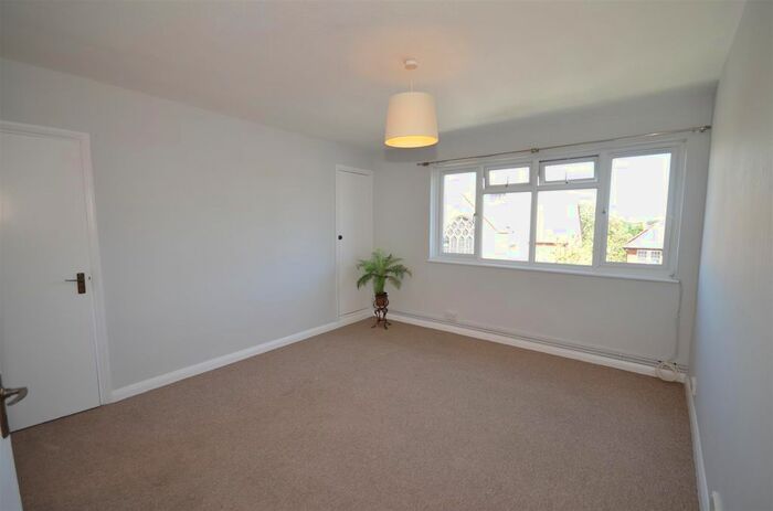 2 Bedroom Maisonette To Rent In Alexandra Park Road, London, N22