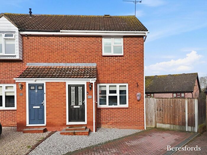 3 Bedroom Semi Detached House For Sale In Marlborough Way, Billericay, CM12