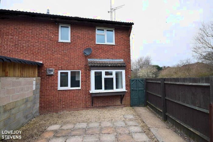 1 Bedroom Semi-Detached House For Sale In Risingham Mead, Swindon, SN5