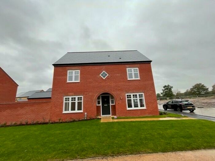 3 Bedroom Detached House To Rent In Carrington Road, Gloucester, Gloucestershire, GL2