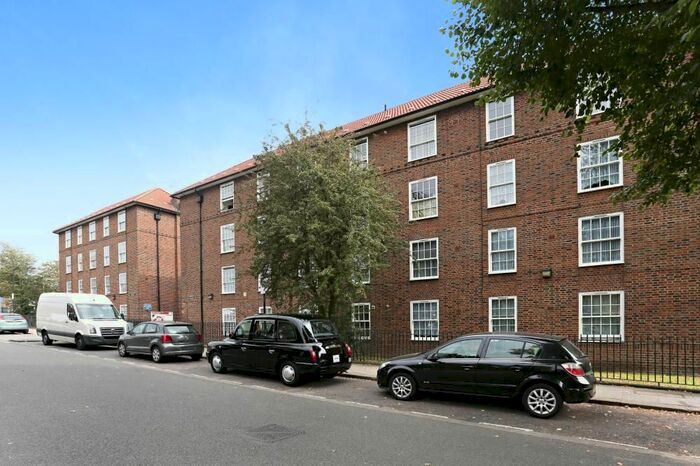 4 Bedroom Flat To Rent In Hayter House, Sundew Avenue, W12