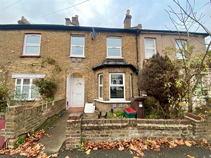 3 Bedroom Terraced House For Sale In Hibernia Road, Hounslow, TW3