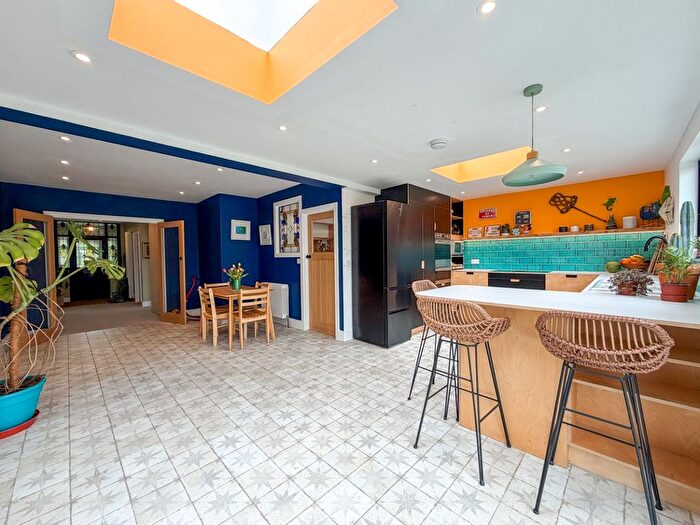 3 Bedroom Detached Bungalow For Sale In Camborne, Spacious Detached Bungalow, TR14